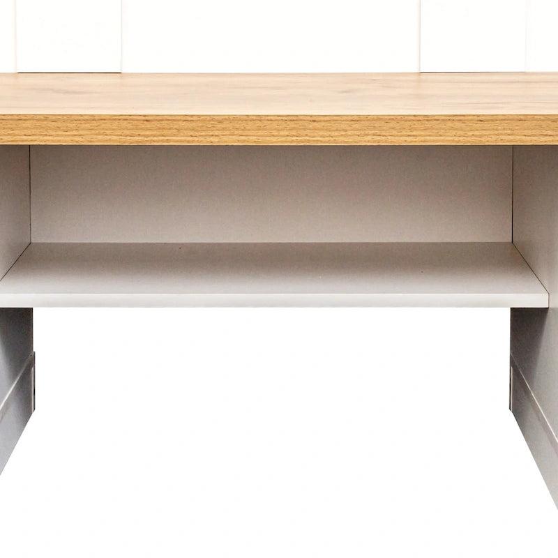 Meuble d'entrée de style ferme avec banc aspect grain de bois, patères et placards bas