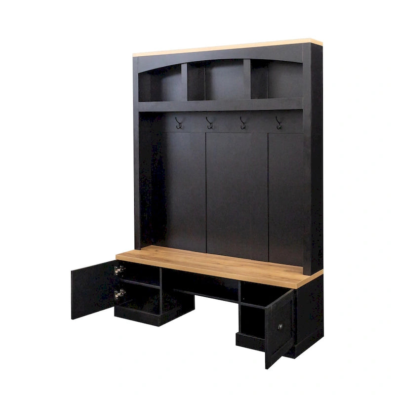 Meuble d'entrée de style ferme avec banc aspect grain de bois, patères et placards bas