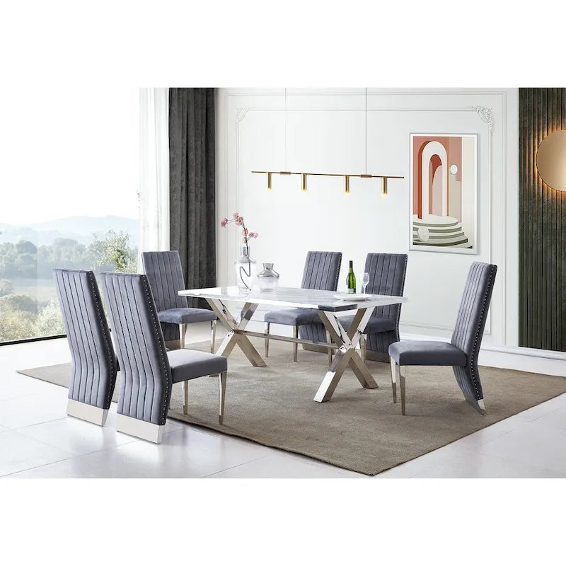 Chaises de salle à manger modernes à dossier haut avec clous décoratifs et pieds en métal poli